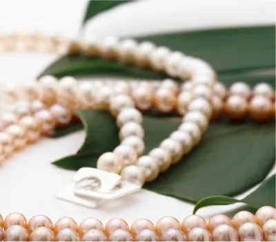 Akoya pearls